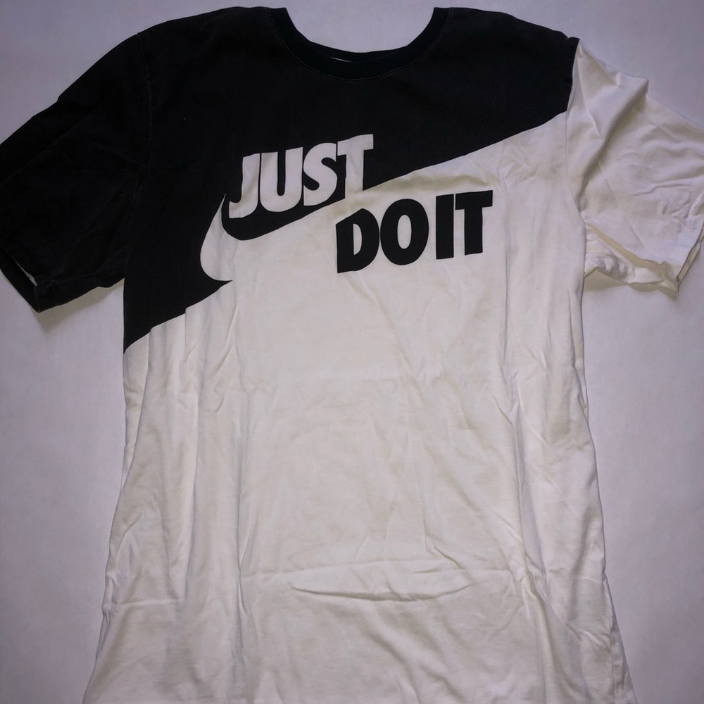 Nike Men’s T-Shirt Black White Just Do It Medium